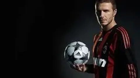 独家披露：鲁尼儿子凯·鲁尼喜提曼联升级合约，未来星光熠熠！